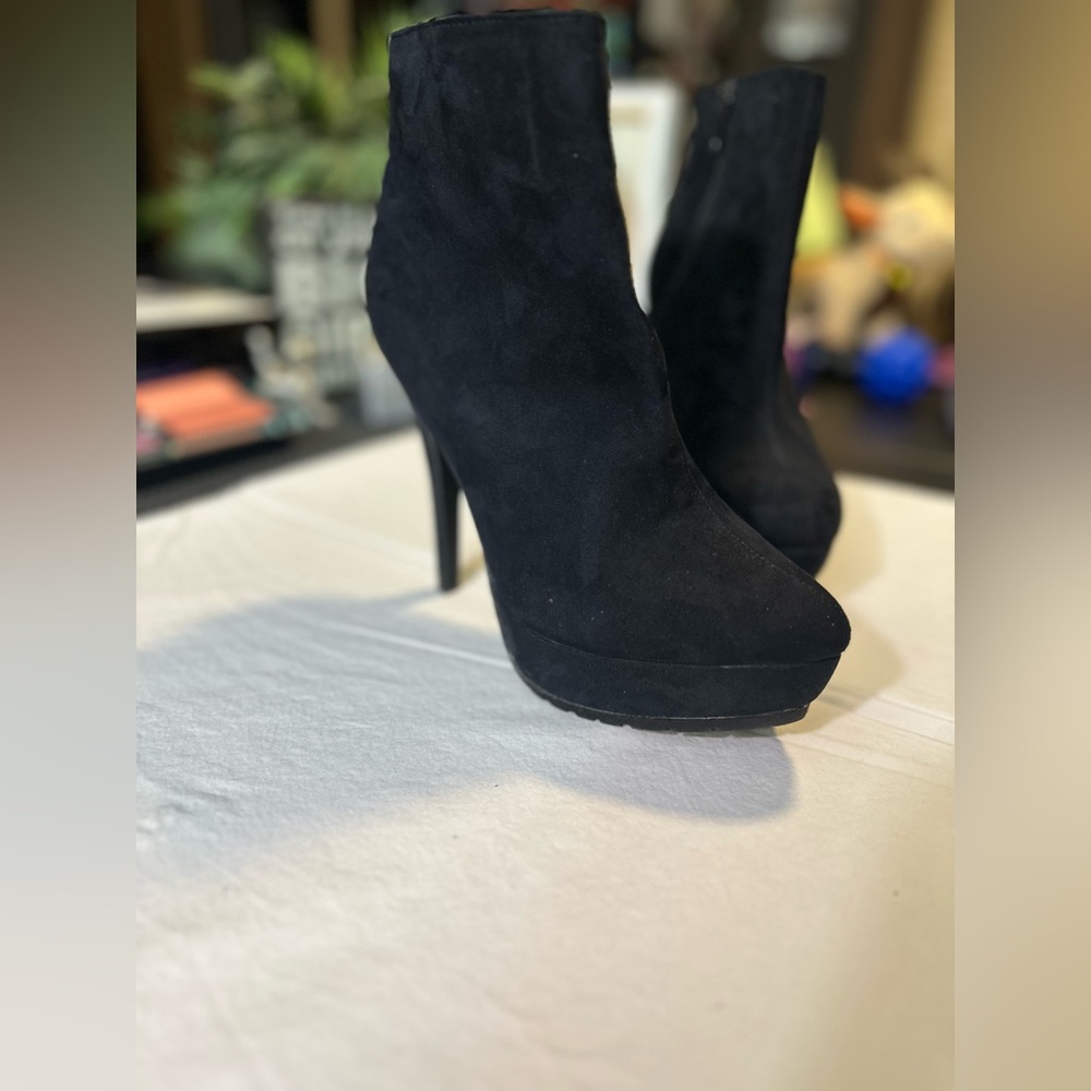 Black Stiletto Heeled Ankle Boots - Picture 14 of 15